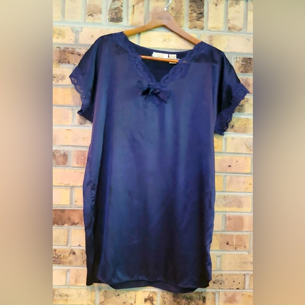 Vintage Gold Tag Victoria’s Secret navy silk nightie, size M/L